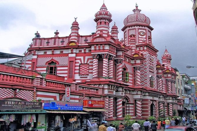 Private City tour in Colombo By tuk tuks or Cars - Galle Face Green: Ocean Views and a Real Break From Temples