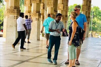 Private Half-Day Colombo City Tour - Old Parliament and the central lake: the geography lesson