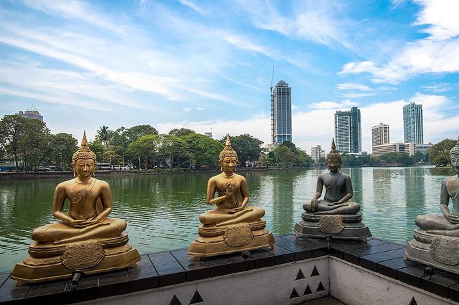 Private Night Tour in Colombo with Street Food Tasting - Private Comfort: Pickup, WiFi, and a Water Bottle