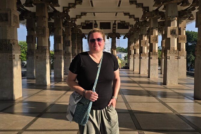 Ride and Explore Colombo and Food By Tuk Tuk Tour All Inclusive - The Jami Ul-Alfar Mosque and the Red Mosque Energy