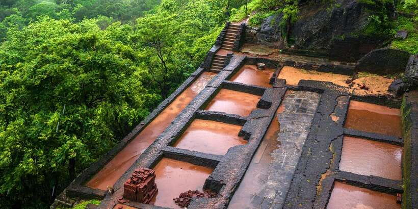 Sigiriya and Pidurangala Rock From Colombo - Artisan Stops in Sigiriya: Wood Carvers and Batik Makers