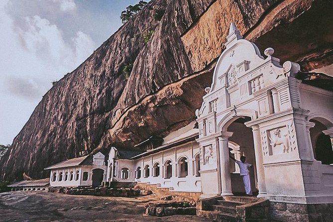 Sigiriya, Polonnaruwa & Dambulla "Trilogy" Day Tour from Colombo - The comfort factor: private vehicle vs. your energy level