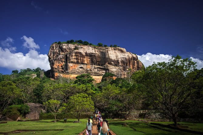 Sigiriya Rock and Dambulla Cave Temple all inclusive Private Day Trip - How this Colombo tour fits a busy schedule