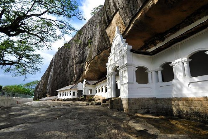 Sigiriya Rock and Dambulla Cave Temple Day Tour - Sigiriya Rock Fortress: The 5th-Century Site Everyone Talks About