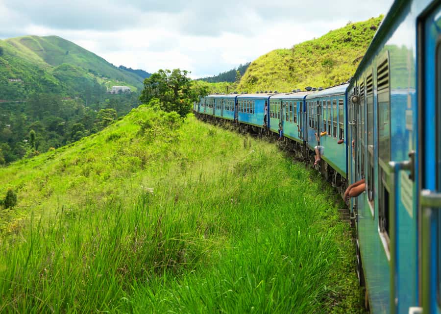 Sri Lanka Private 2-day Tour:Train Trip, Kandy, Nuwara Eliya - Kandyan cultural show: drums, acrobatics, and fire walking