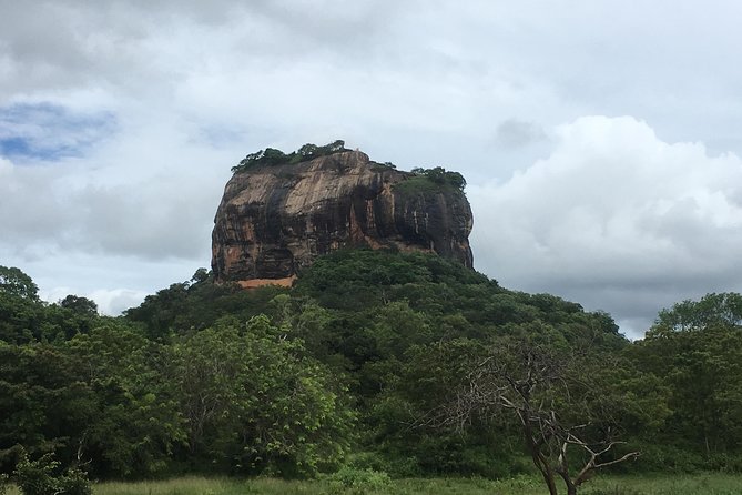 Sri Lanka Tour in 8 Days - Sigiriya rock fortress and the cave temples near Dambulla