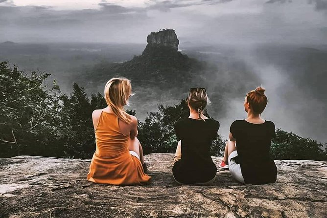 Sri Lanka tour itinerary . 6N/7D with driver, vehicle and H/B accommodations - Hotels, half-board meals, and keeping comfort realistic