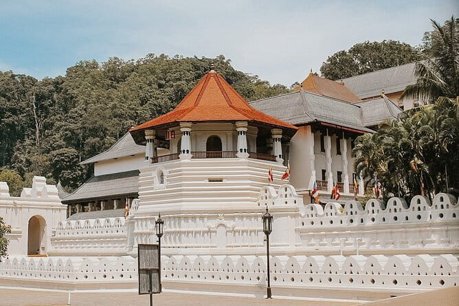 Sri Lanka Tour Plan - 14 Days - Private Transport And Hotel - Ramboda waterfall and Nuwara Eliya tea-country calm