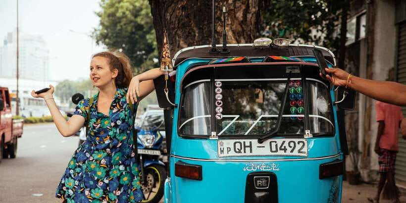 The True Essence of Colombo:Private Highlights & Hidden Gems - Colombo’s Biggest Park: A Green Reset Between Religion and Markets